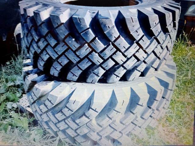18.4－24スノースパイクタイヤ価格相談
