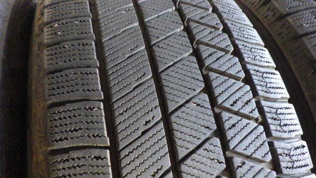 2021年製8~8.5分山 BS ブリヂストン ブリザック VRX3 225/60R17 99Q ４本セット