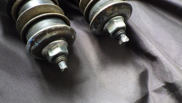 中古ハイエース200系（４WD）CUSCO(クスコ）減衰１４段調整ショックアブソーバー　１台分セット