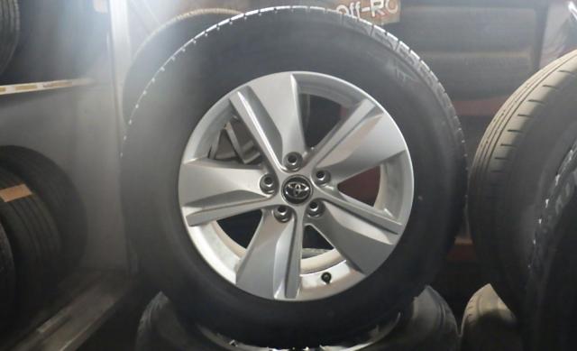 トヨタ純正17インチホイール