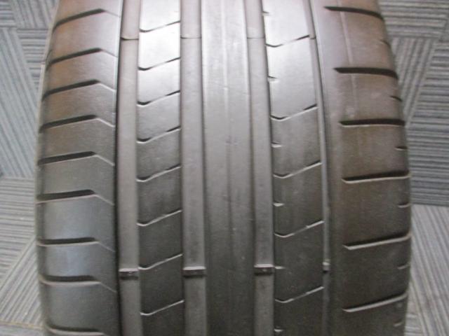 アウディ純正　Q7　21×9.5J（+31）5H-112/　285/40R21（ピレリ　P ZERO　AO1）