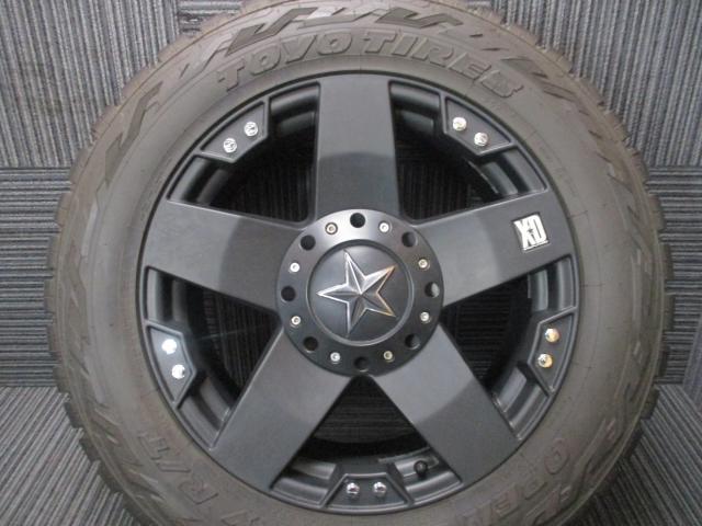 KMC　XD775　ロックスター　20×8.5J（+10）5H-127/139.7/　275/55R20（トーヨー　オープンカントリーRT）タイヤバリ山