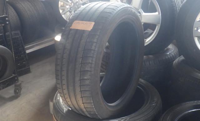 海外製 245/45R19