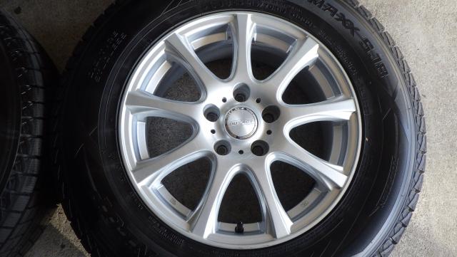 デリカD5等に ２０２４年製 10~10.5mm山！ダンロップWINTER MAXX SJ8 215/70R16 100Q 16x6.5J 114.3-5H ET40 ４本セット