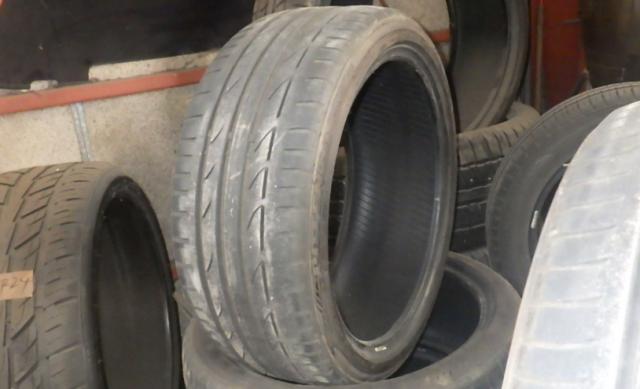 BS 225/40R18