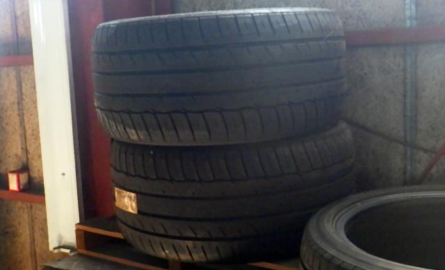 海外製 275/30R20
