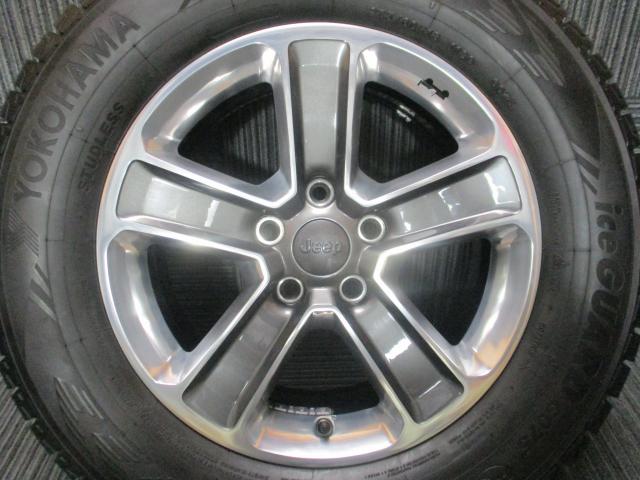 JEEP純正　JKラングラー　18×7.5J（+44.45）5H-127/　275/60R18（ヨコハマ　ジオランダー　G075）タイヤ2019年製造　バリ山