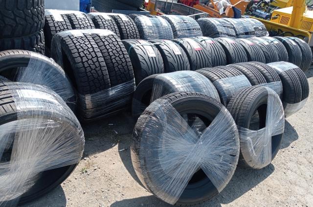 215/55R16 215/55R16 一台分4本セットあり1本価格新品未使用品