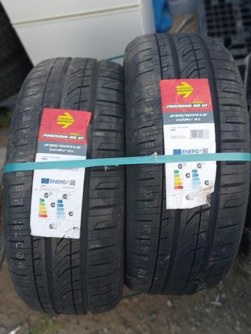 235/50R19 一台分4本セットあり1本価格新品未使用品