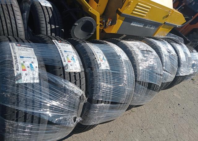 215/65R17 1台分4本セットあり1本価格新品未使用品NO2