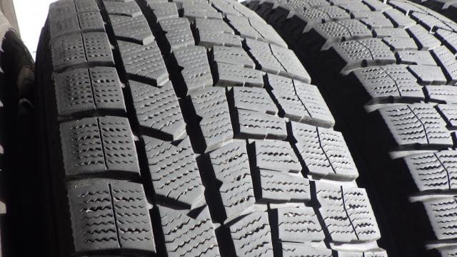 2023年製8.5分山前後 ダンロップ ウインターMAXX WM02 215/60R17 99Q 中古４本セット 081106