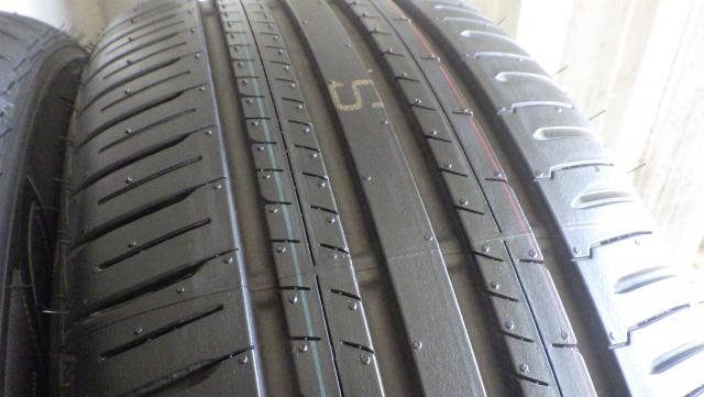 ヤリスクロス新車外し2026年製 ダンロップ ENASAVE EC300+ 215/50R18 92V 4本セット