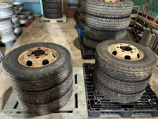 中古スタットレスタイヤ6本セット
