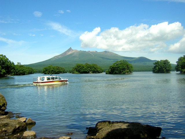 駒ケ岳と湖