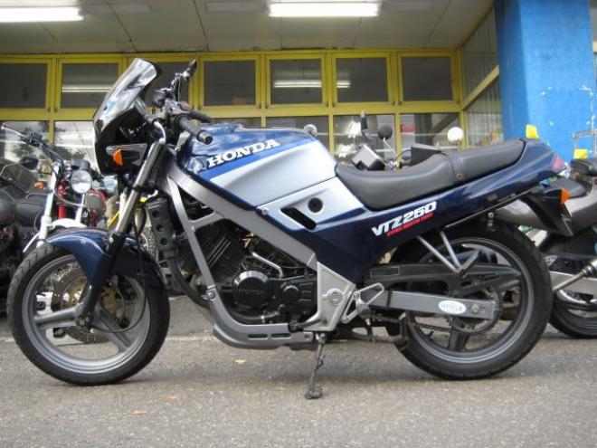 HONDAＶＴＺ250　ＭＣ15 250