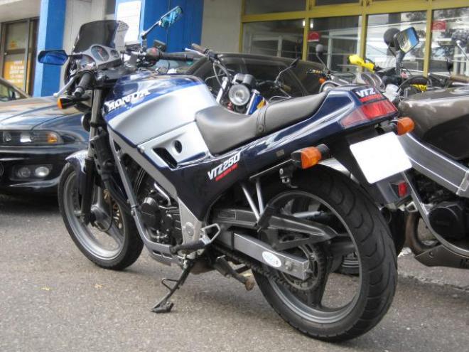 HONDAＶＴＺ250　ＭＣ15 250