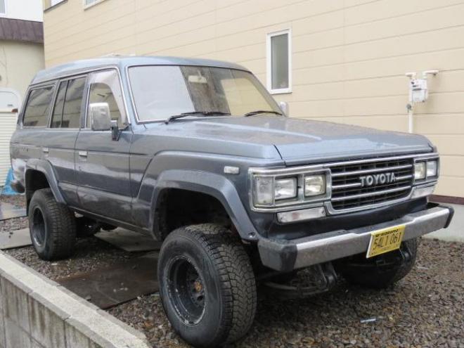 ランドクルーザー60型P-HJ61V改、リフトアップ済み 4WD 3980 5Dr