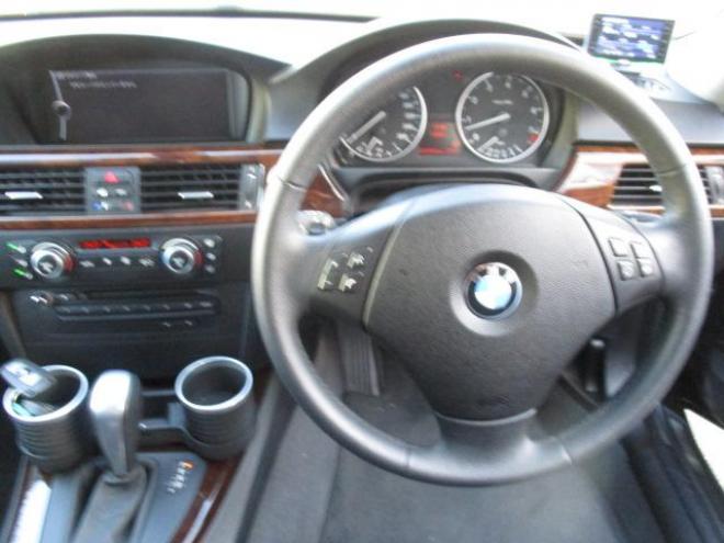 BMW325iハイラインパッケージ 2500 5Dr