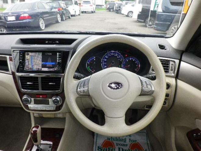 エクシーガ２．０ｉ－Ｌ　４ＷＤ　ナビ　ＤＶＤ　Ｂカメラ　後席モニター 4WD 2000 5Dr