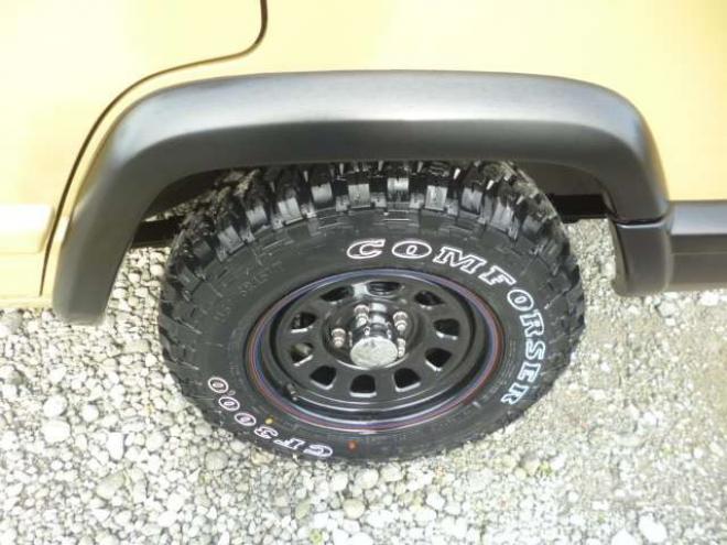 チェロキーリミテッド 4WD　弊社オリジナルレトロカラー新品タイヤ装着 正規輸入車 4000