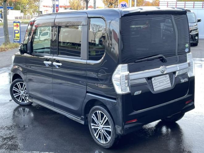 タントカスタムRS　SA 4WD 660 5Dr