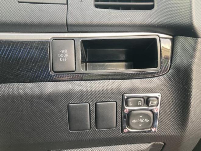 エスティマアエラス　４ＷＤ　ＨＫＳ車高調　ワーク２０インチ　ＥＴＣ　バックカメラ　ナビフルセグＴＶ　両側電動スライドドア　オートクルーズコントロール　社外マフラー　ＨＩＤ　フリップダウンモニター　スマートキー 4WD 2400 5Dr