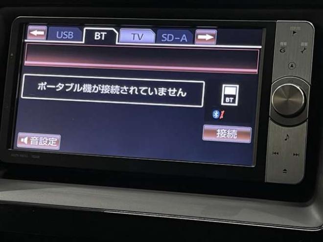 ヴォクシー2.0 X 4WD　電動スライドドア　HID　後席モニター 2000