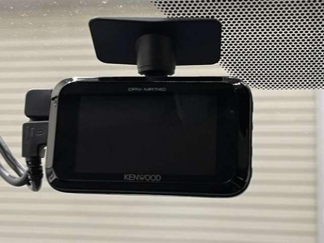 プリウス1.8 A E-Four 4WD　ブレーキサポート　Bluetooth バックカメラ 1800