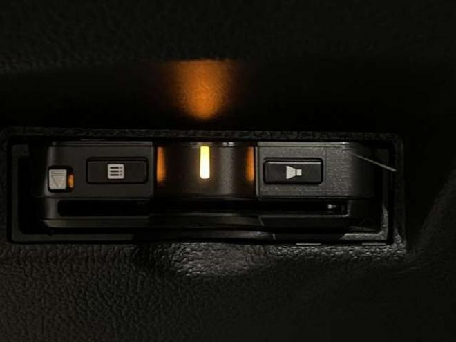 プリウス1.8 A E-Four 4WD　ブレーキサポート　Bluetooth バックカメラ 1800