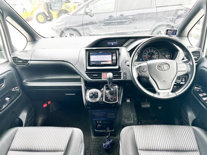 ノア2.0Si 4WD　自社ローン＜MY NEOオートローン＞本州仕入 後期型　両側パワスラ　フルセグTV 4WD 2400 5Dr