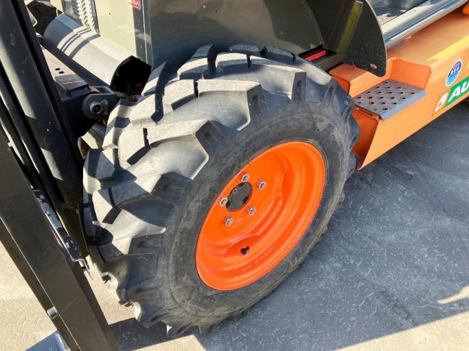 フォークリフトAUSA　中古　不整地フォークリフト　4WD　C150HX4