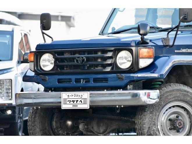 ランドクルーザー70　LX　４ＷＤ　５ＭＴ　走行９万ｋｍ台　ＮＥＷペイント　リフトアップ　タイベル交換済　ナルディハンドル