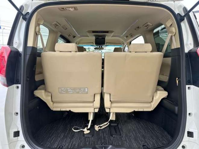 アルファードハイブリッド 2.5 X E-Four 4WD　社外ナビ/Bカメラ/ETC/後席モニタ/禁煙車 2500