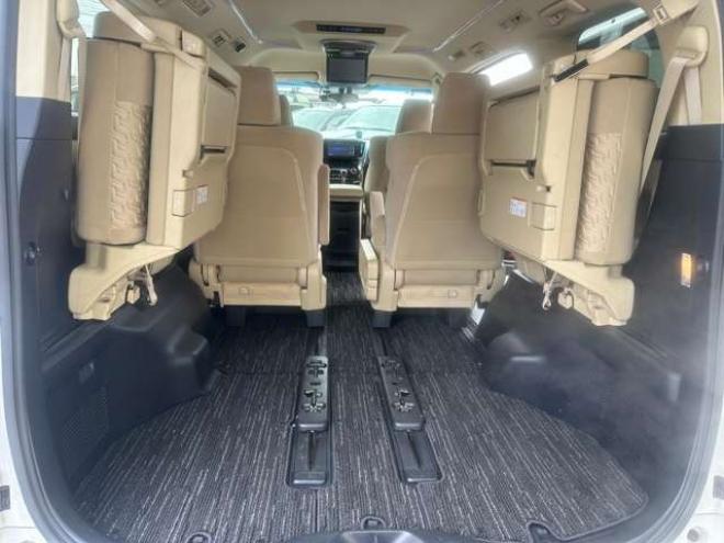 アルファードハイブリッド 2.5 X E-Four 4WD　社外ナビ/Bカメラ/ETC/後席モニタ/禁煙車 2500