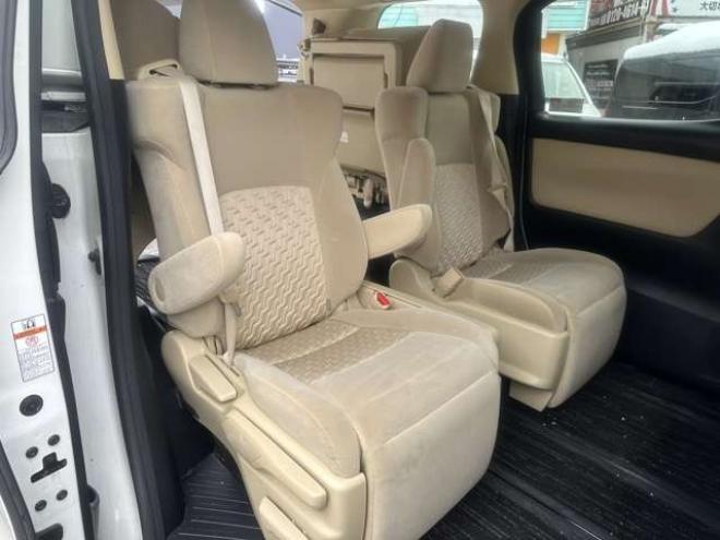 アルファードハイブリッド 2.5 X E-Four 4WD　社外ナビ/Bカメラ/ETC/後席モニタ/禁煙車 2500