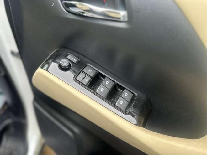アルファードハイブリッド 2.5 X E-Four 4WD　社外ナビ/Bカメラ/ETC/後席モニタ/禁煙車 2500