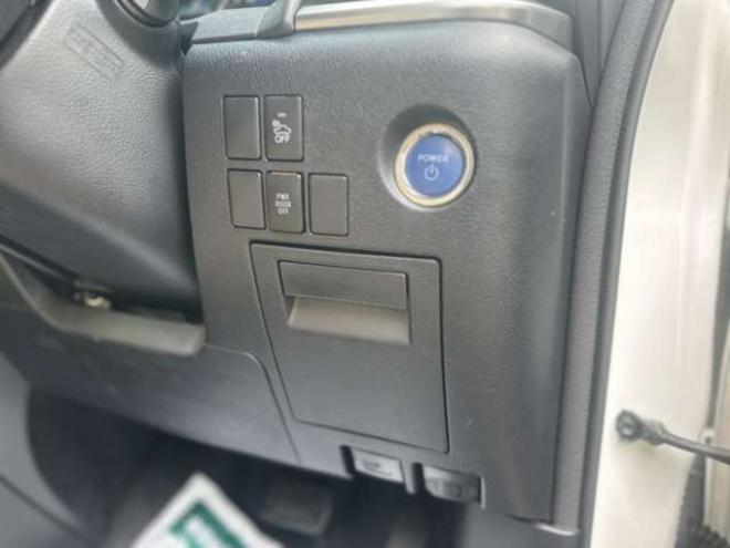 アルファードハイブリッド 2.5 X E-Four 4WD　社外ナビ/Bカメラ/ETC/後席モニタ/禁煙車 2500