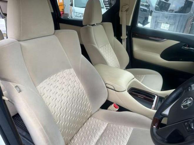 アルファードハイブリッド 2.5 X E-Four 4WD　社外ナビ/Bカメラ/ETC/後席モニタ/禁煙車 2500
