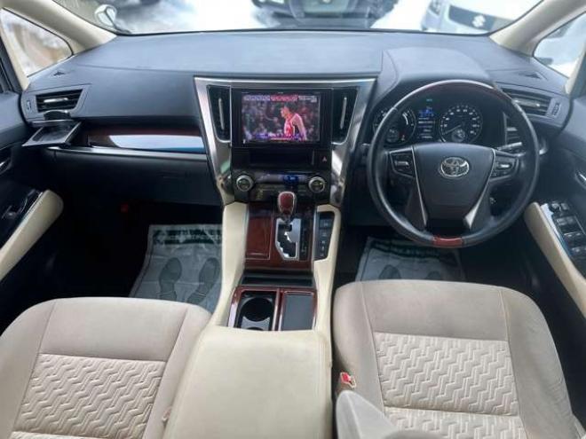 アルファードハイブリッド 2.5 X E-Four 4WD　社外ナビ/Bカメラ/ETC/後席モニタ/禁煙車 2500
