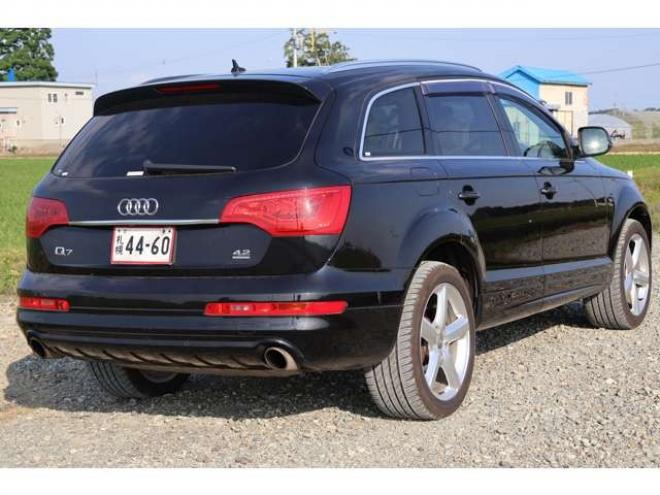 アウディQ7 4.2 FSI クワトロ アダプティブエアサスペンション仕様 4WD　検二年　ベージュレザーシート 正規輸入車 4200