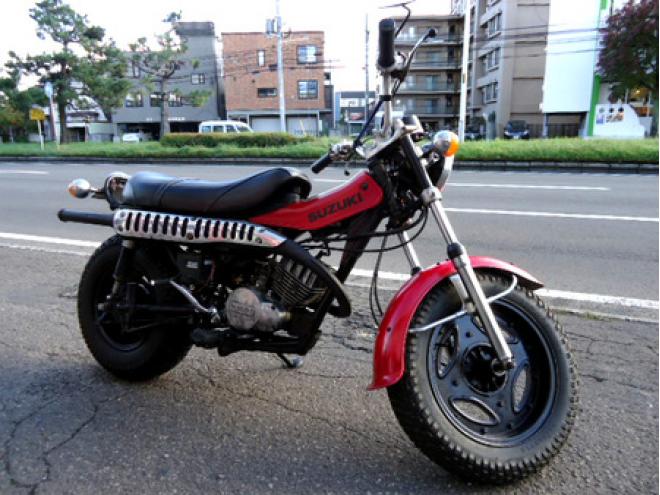 SUZUKIバンバン 125