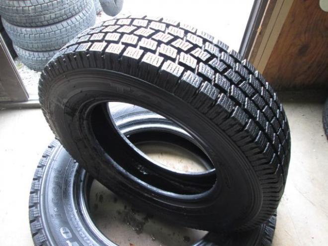 スタッドレス 195/80R15