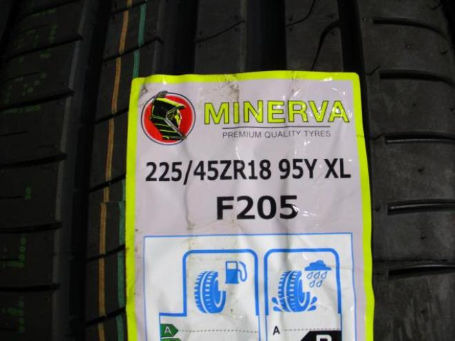 ミネルバ　F205　225/45R18　新品　4本