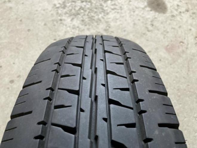 DUNLOP 195/80R15 107/105L LT 4本