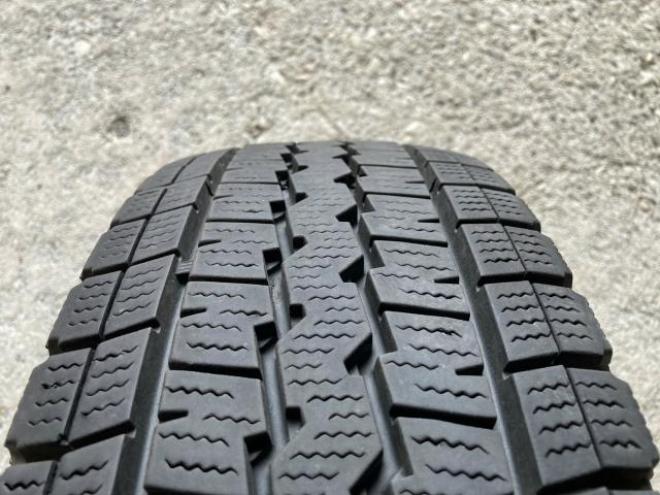 DUNLOP 195/80R15 107/105L LT 4本