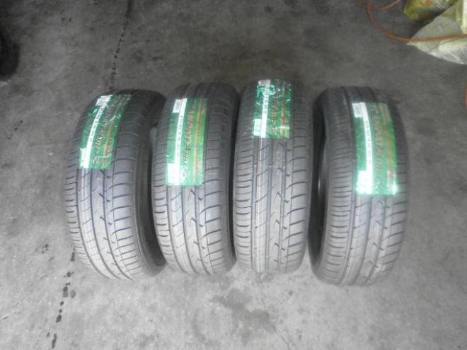 ２１５/６０R１６ トーヨータイヤTRANPATH　MPZ新品