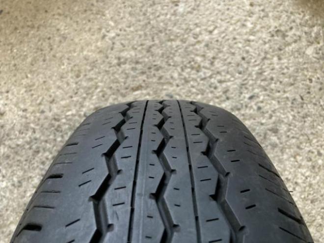 BS 195/80R15 107/105N LT 4本