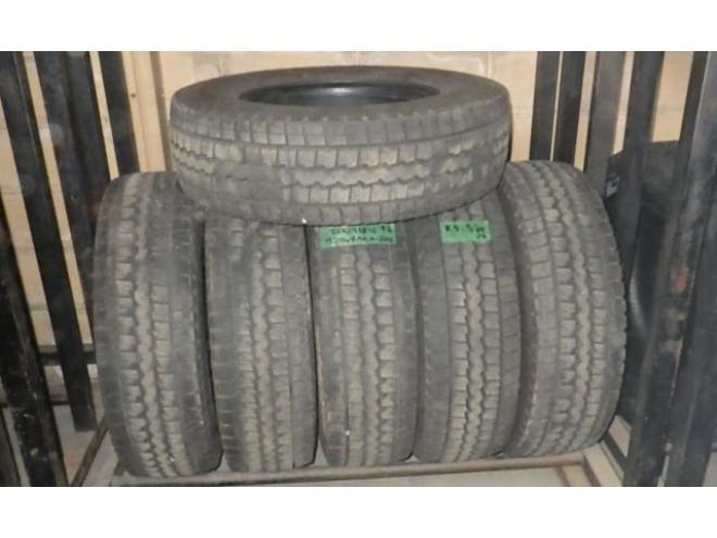 スタッドレス DL LT03 225/75R16