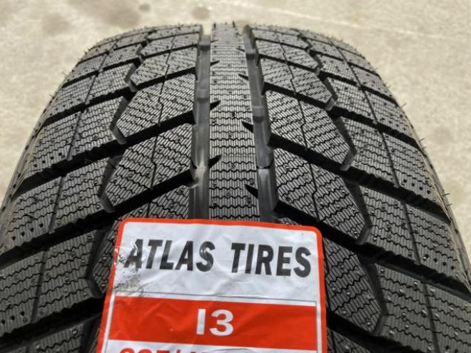 ATLAS 225/45R18 4本