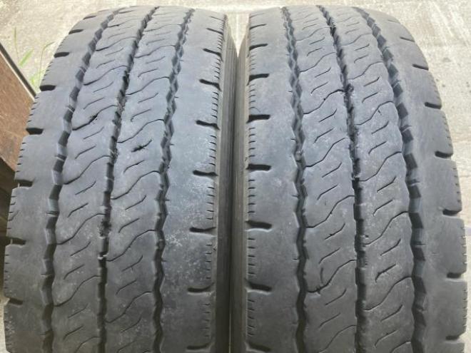 BS 275/70R22.5 148/145J 2本